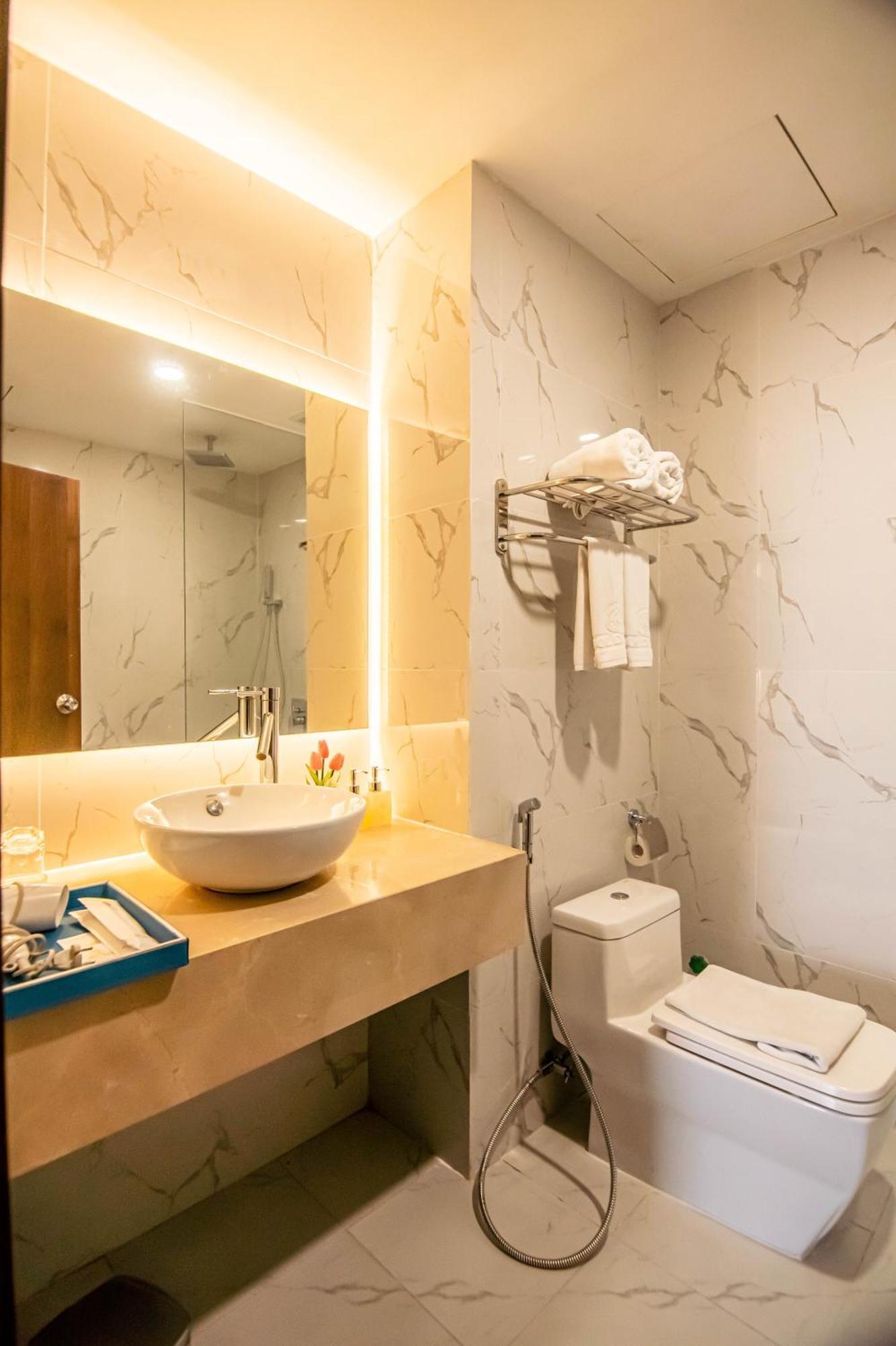 Gold Hotel Da Nang By Haviland Exterior photo